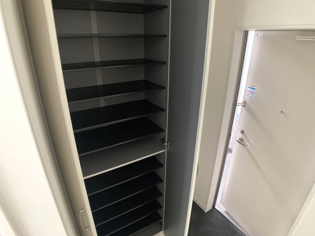玄関　大きなシューズBOXでたっぷり入ります