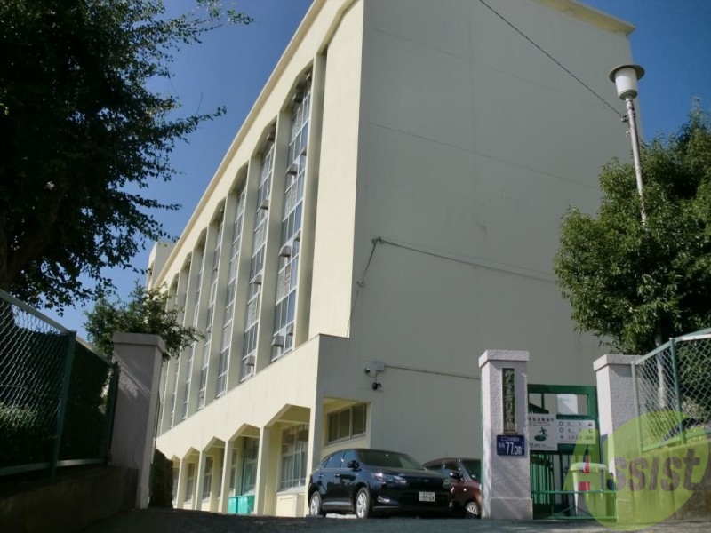 中学校　神戸市立布引中学校（中学校）まで1499m