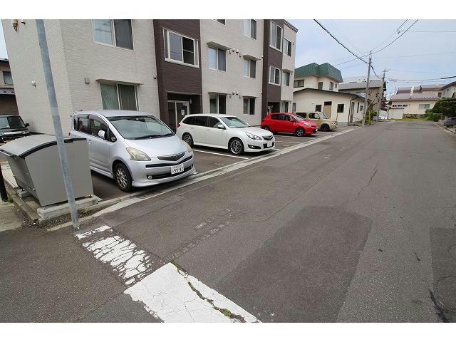 駐車場　駐車場