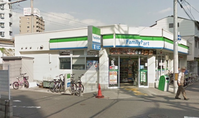 コンビニ　ファミリーマート　江坂駅北（コンビニ）まで102m
