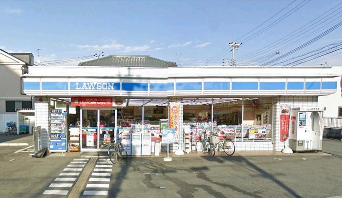 コンビニ　ローソン（コンビニ）まで700m