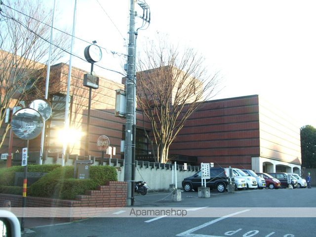 図書館　中央図書館（図書館）まで548m