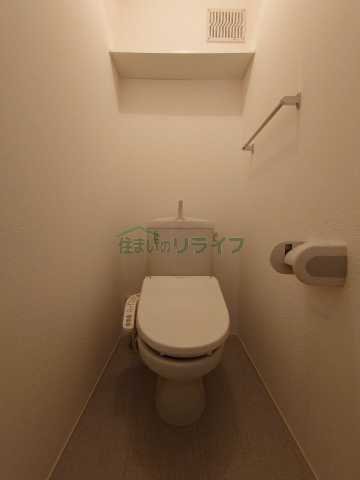 トイレ　別部屋参考写真となります。