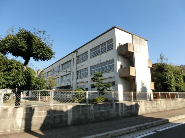 小学校　直方北小学校（小学校）まで1300m