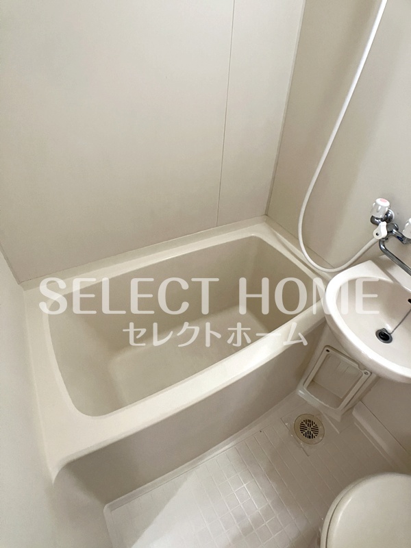 バス・シャワールーム　ゆったり過ごせるお風呂です 同型タイプ