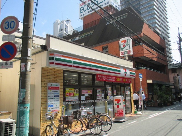 コンビニ　セブンイレブン大阪中崎西店（コンビニ）まで31m