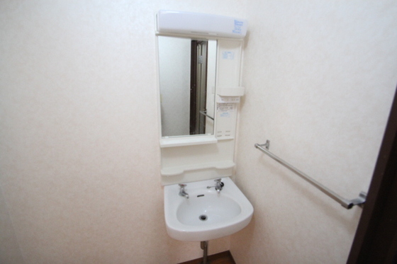 洗面設備　※別号室の写真です。