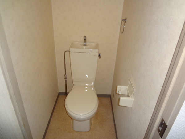 トイレ　写真は別部屋です。