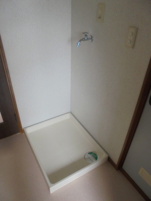 その他　写真は203号室です（参考）洗濯機置き場