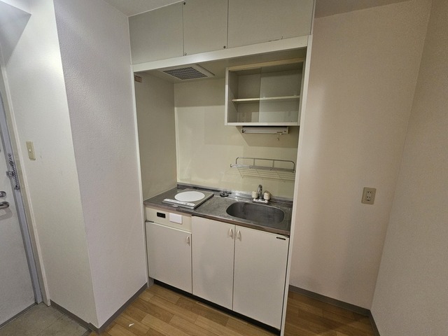 キッチン　写真は違う号室です。