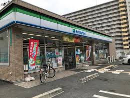 コンビニ　ファミリーマート 平野長吉出戸店（コンビニ）まで671m