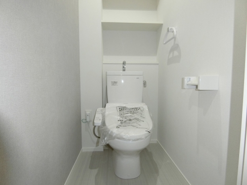 トイレ　※お部屋１０２号室の写真になります。別のお部屋になりますので