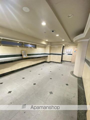 地下鉄谷町線 南森町駅 徒歩8分 10階建 築25年の外観写真