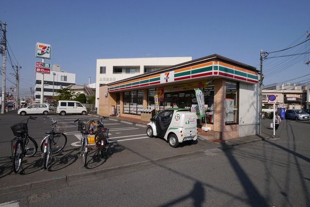 コンビニ　セブンイレブン川越霞ケ関東1丁目店（コンビニ）まで580m
