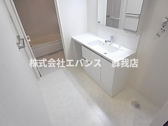 洗面設備　広い洗面スペース