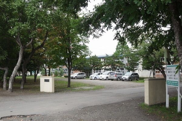 中学校　江別第二中学校（中学校）まで1080m