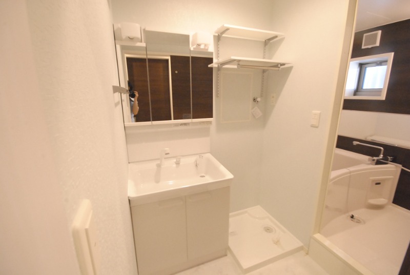 洗面設備　※同型別部屋写真　現状優先