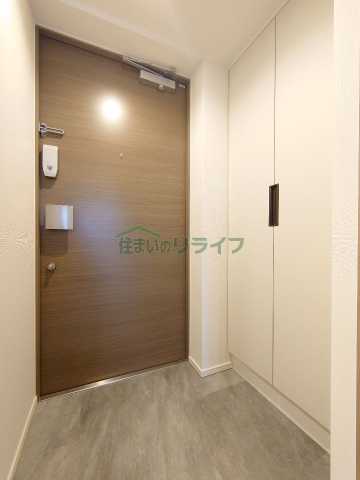 玄関　RESIDENCE　KOUENJI