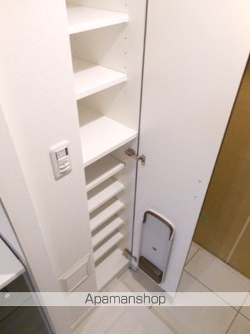 ＪＲ山手線 池袋駅 徒歩10分 10階建 築13年の内装写真