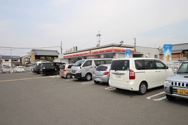 コンビニ　ファミリーマート　橿原四条（コンビニ）まで988m