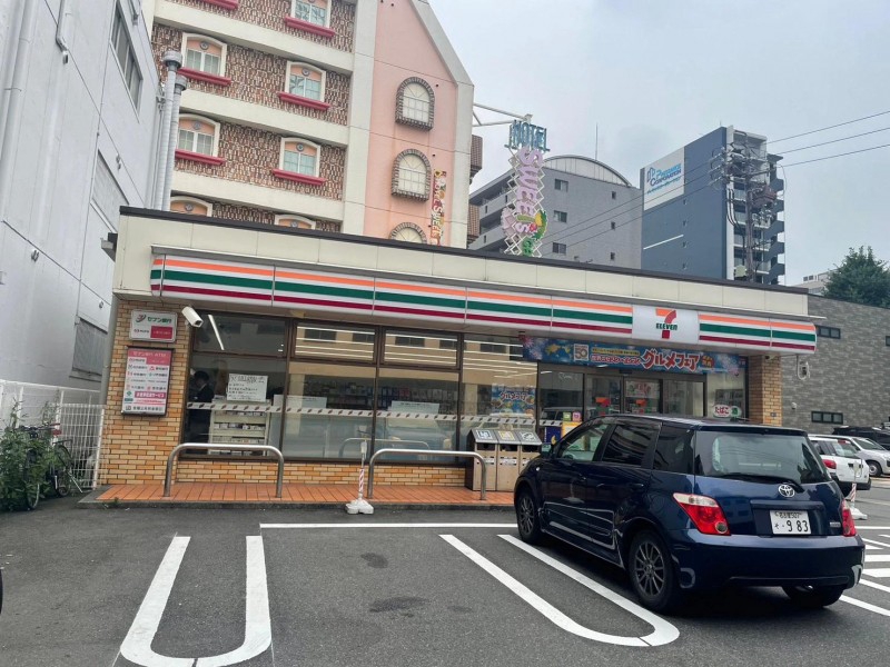 コンビニ　セブンイレブン 名古屋栄5丁目店（コンビニ）まで125m