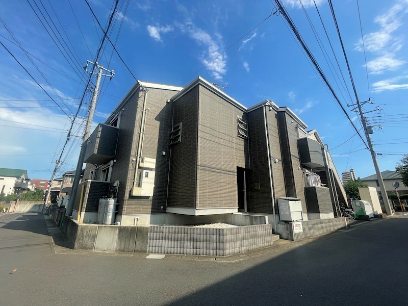 建物外観　新八柱駅徒歩7分（560M）