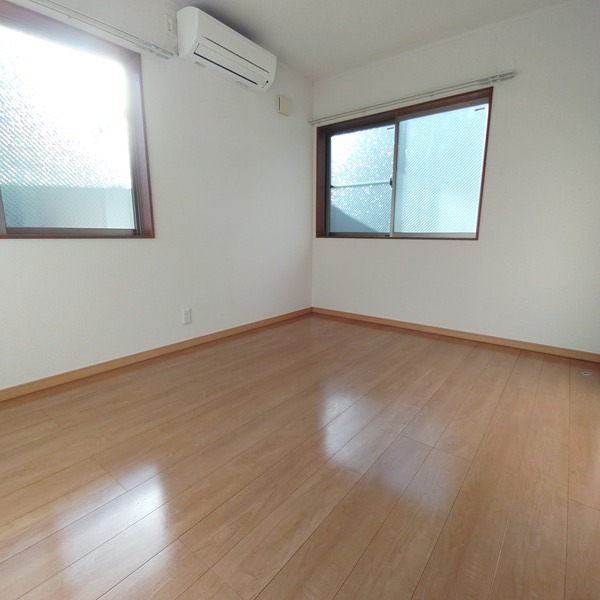 居室・リビング　6帖のフローリングのお部屋です☆