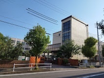 中学校　名古屋市立黄金中学校（中学校）まで1362m
