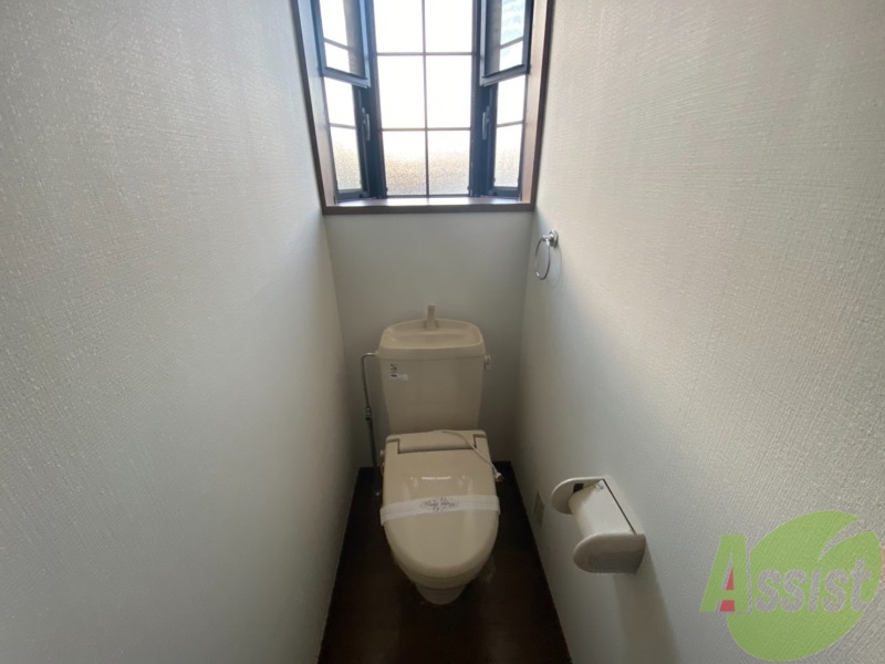 トイレ　トイレとお風呂が別なので清潔に使えて嬉しいですね。