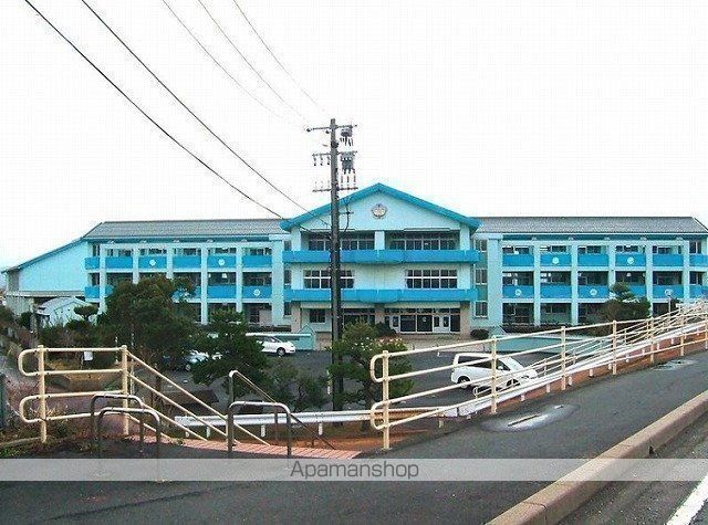 小学校　賀露小学校（小学校）まで1183m