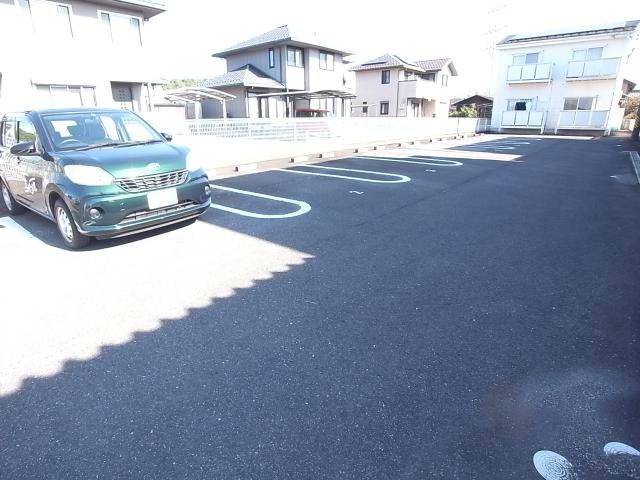 【関市小屋名のアパートの駐車場】