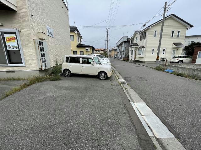 【函館市湯浜町のアパートの駐車場】