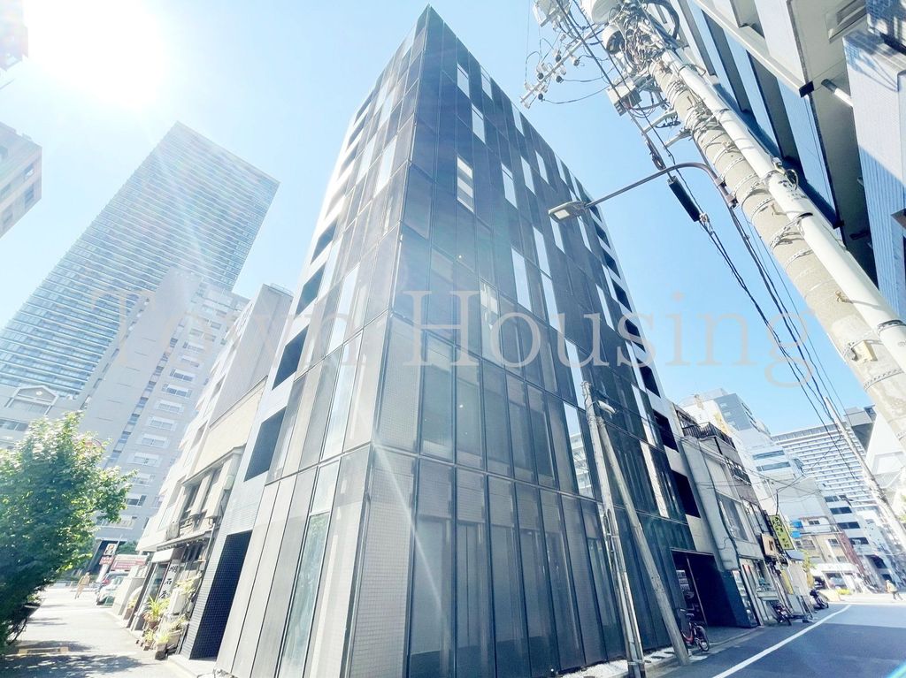 【港区西新橋のマンションの建物外観】