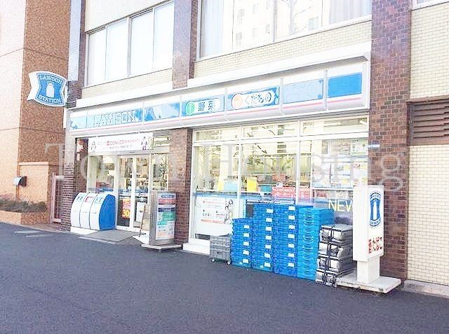 【港区西新橋のマンションのコンビニ】