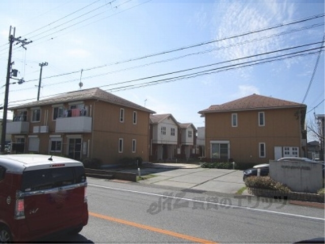 長浜市神照町のアパートの建物外観