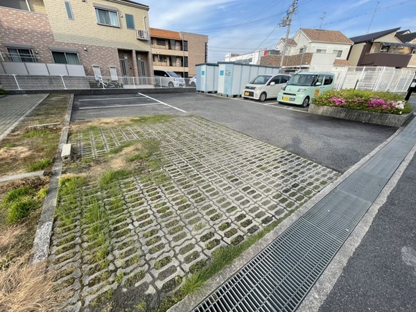 【レオパレス狭山の駐車場】