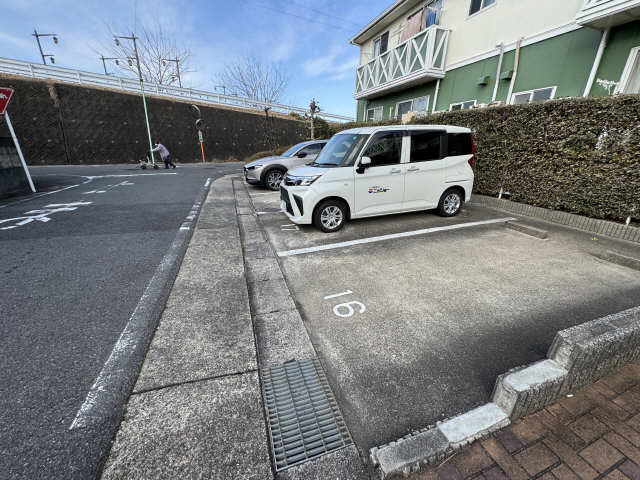 【サンモール喜惣治の駐車場】