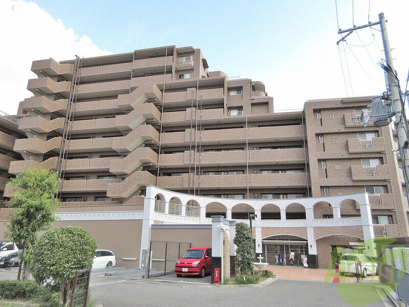 吹田市山田北のマンションの建物外観