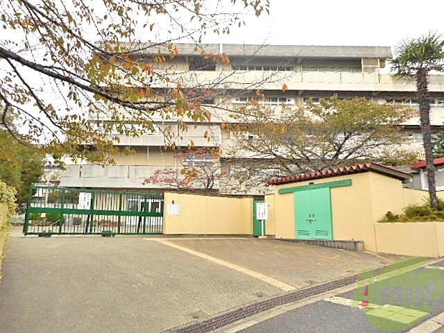 【吹田市山田北のマンションの中学校】