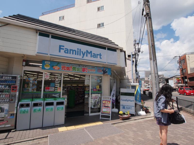 【ロックリバー烏丸のコンビニ】