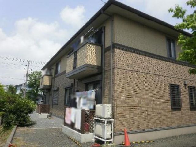 比企郡吉見町大字久保田のアパートの建物外観