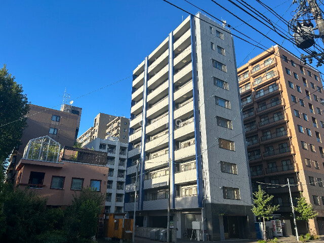 札幌市北区北十一条西のマンションの建物外観