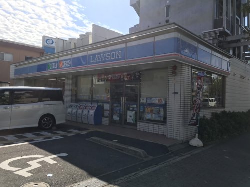 【吹田市豊津町のマンションのコンビニ】