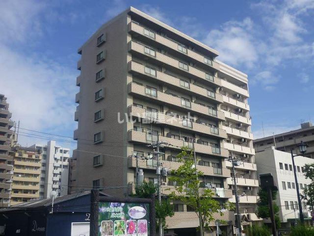 【ファミーユ舟入中町の建物外観】