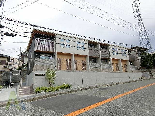 ウエストヒルズ西六甲の建物外観