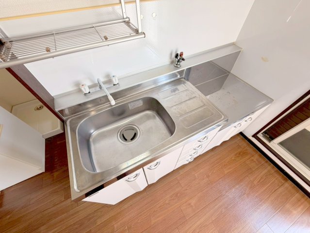 キッチン　あなたの好みに合わせたコンロを置いてくださいね。