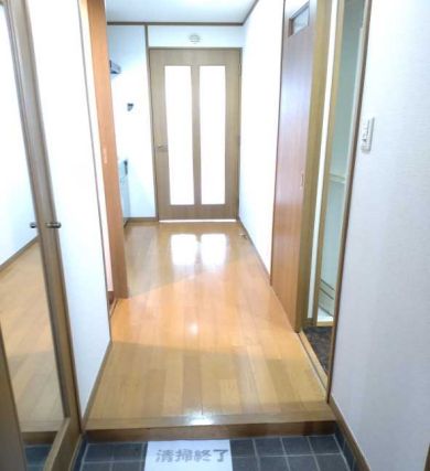 玄関　【参考】同建物内の別のお部屋の画像です