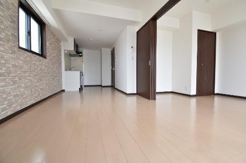 居室・リビング　室内