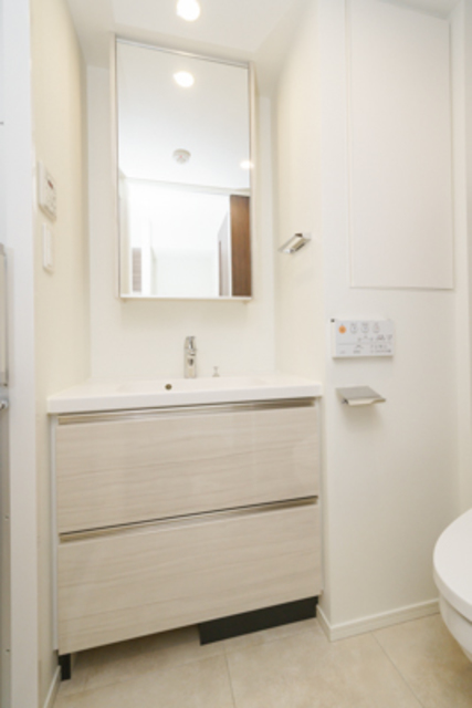 洗面設備　※写真は同タイプ住戸です。