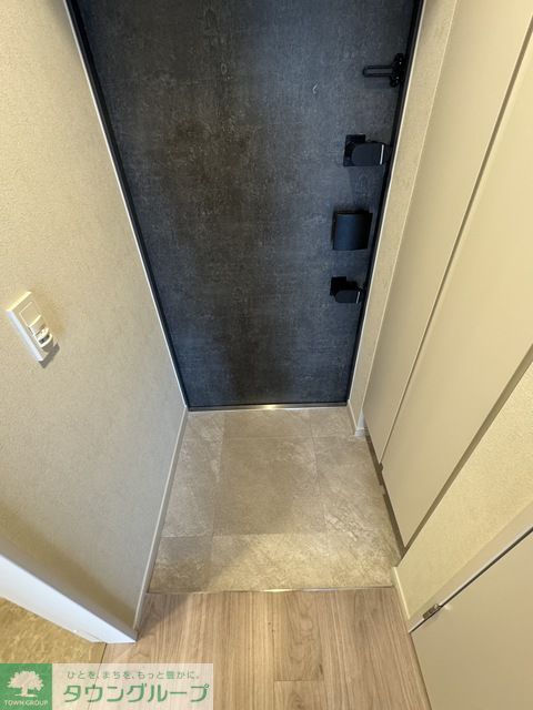 玄関　Gタイプ2024年3月撮影 同タイプ204号室の写真です